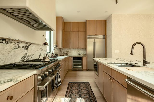 1003 Juanita ST, Austin, TX 78704