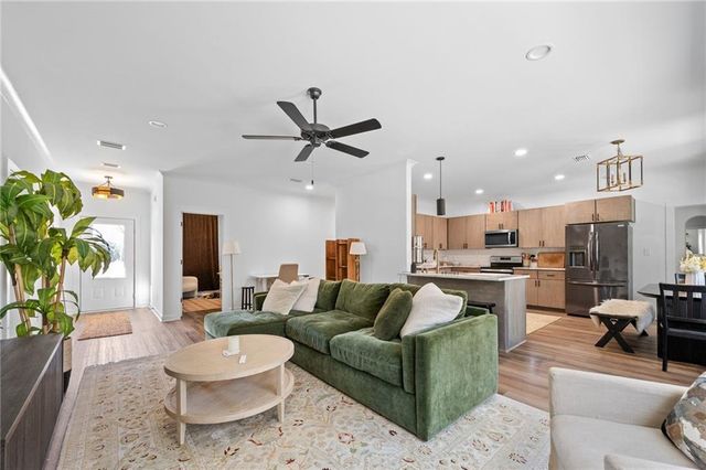 10140 Desiree S Court, Theodore, AL 36582