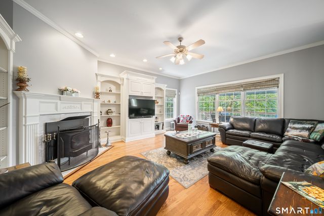 282 Laurelwood Lane, Southbury, CT 06488