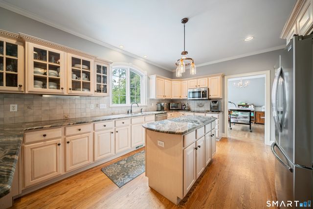 282 Laurelwood Lane, Southbury, CT 06488