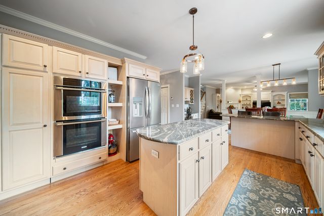 282 Laurelwood Lane, Southbury, CT 06488