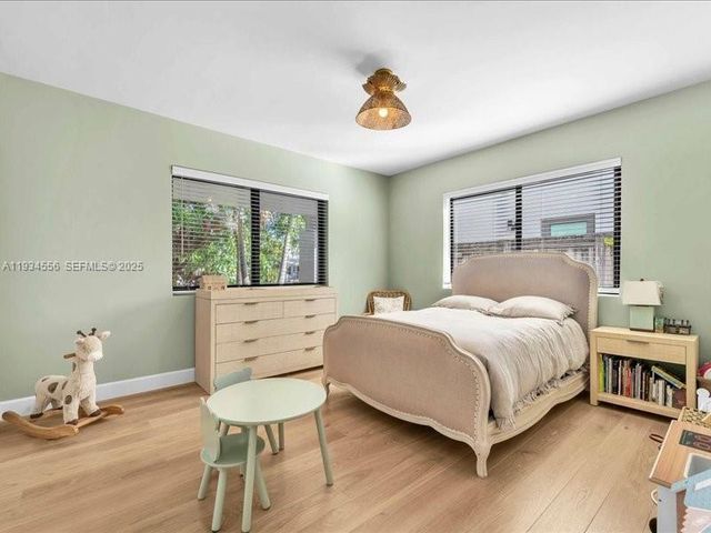 920 W 47th Ct, Miami Beach, FL 33140