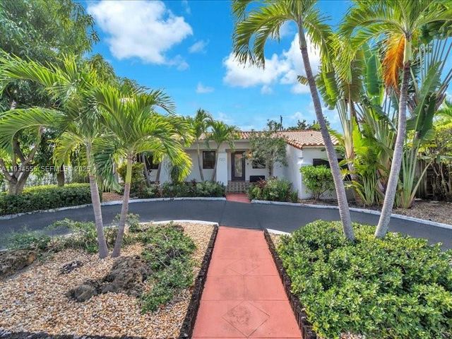 920 W 47th Ct, Miami Beach, FL 33140