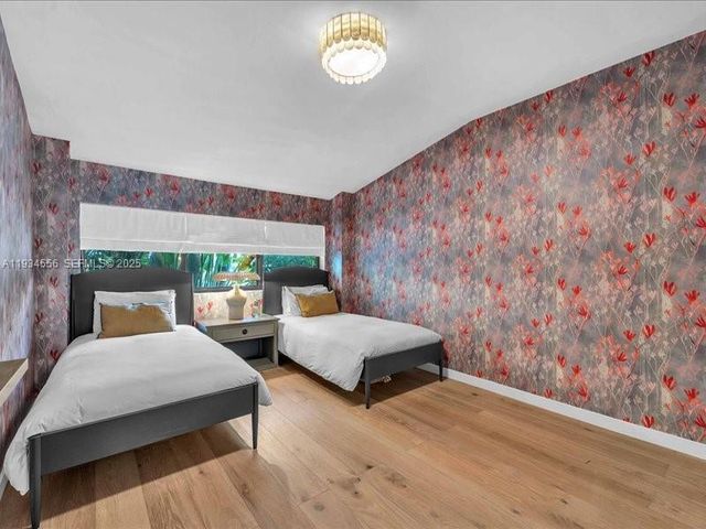 920 W 47th Ct, Miami Beach, FL 33140