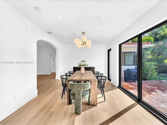 920 W 47th Ct, Miami Beach, FL 33140