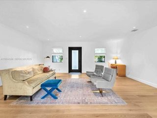 920 W 47th Ct, Miami Beach, FL 33140