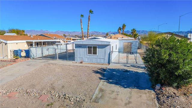 1740 Bluebonnet Boulevard, Bullhead City, AZ 86442