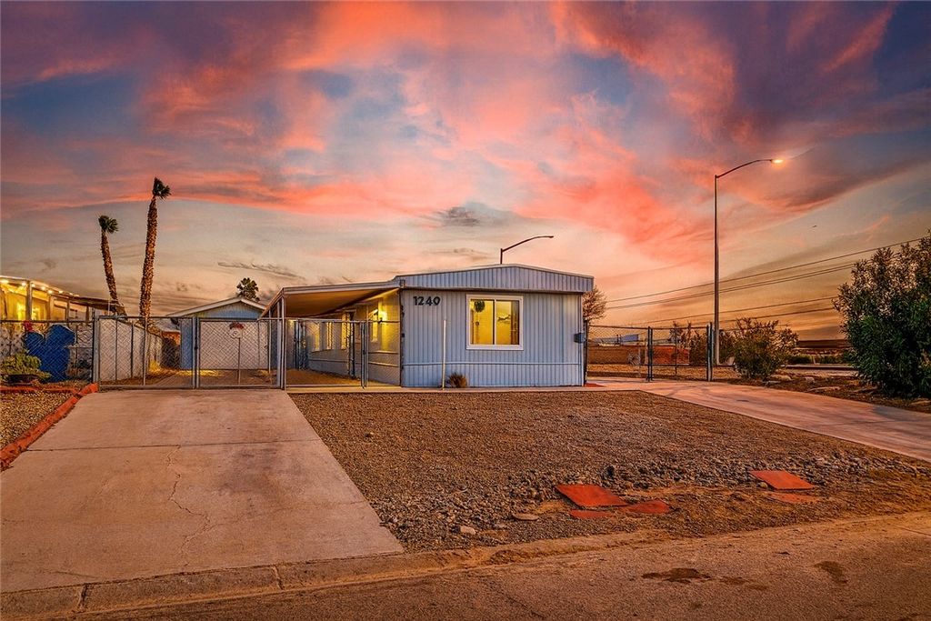 1740 Bluebonnet Boulevard, Bullhead City, AZ 86442