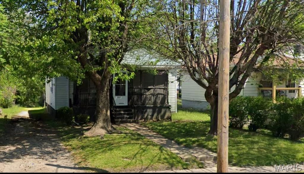 5009 Caseyville Avenue, East St Louis, IL 62204