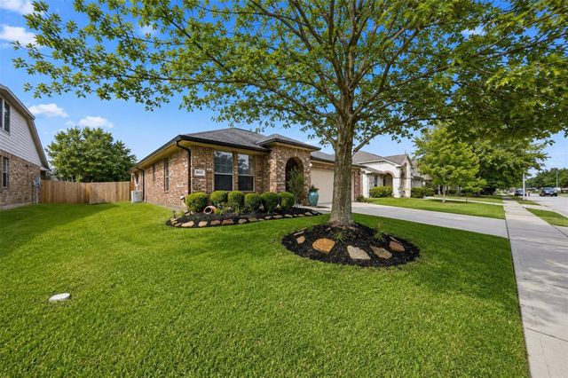 8635 Sunny Gallop Drive, Tomball, TX 77375