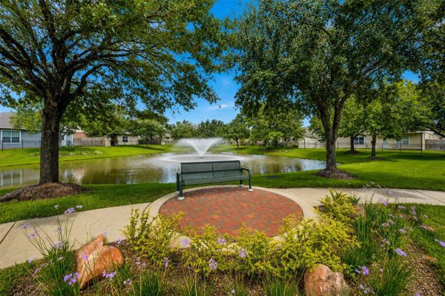 8635 Sunny Gallop Drive, Tomball, TX 77375