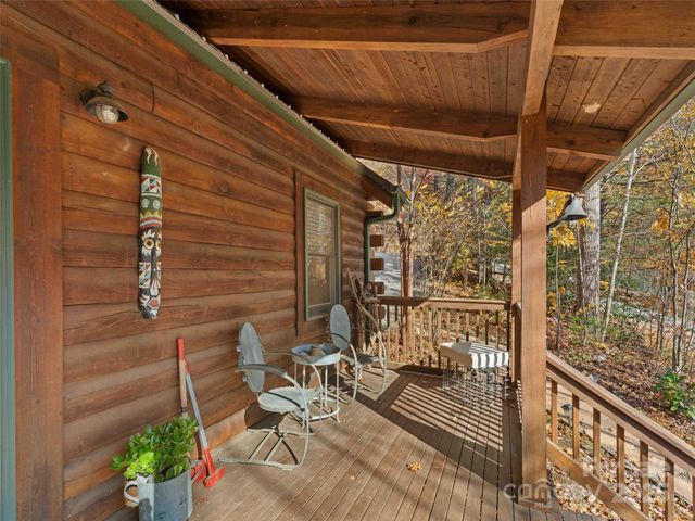 65 Charleston Harbor Drive, Saluda, NC 28773