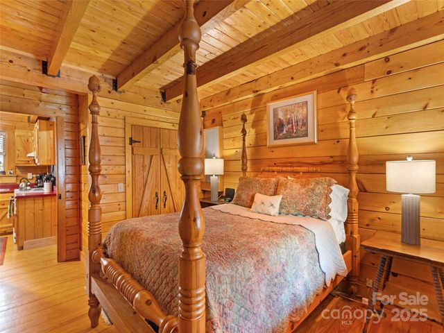 65 Charleston Harbor Drive, Saluda, NC 28773