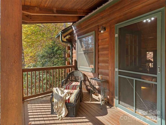 65 Charleston Harbor Drive, Saluda, NC 28773