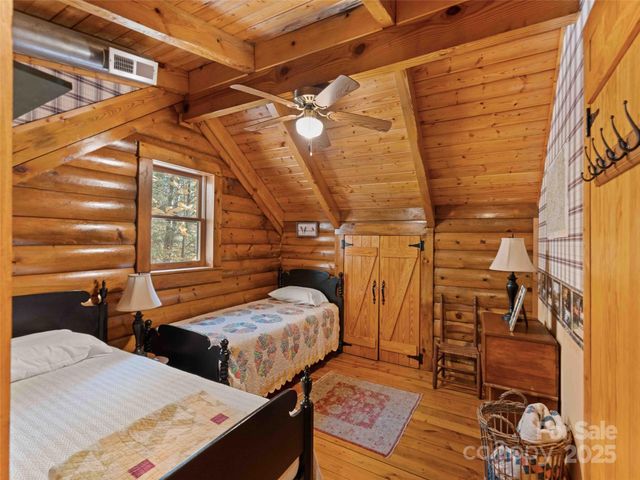 65 Charleston Harbor Drive, Saluda, NC 28773