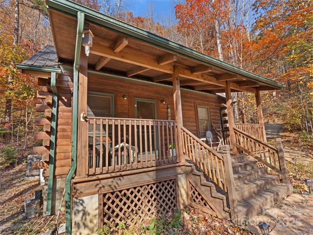 65 Charleston Harbor Drive, Saluda, NC 28773