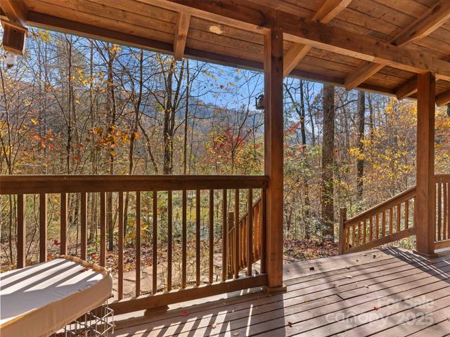 65 Charleston Harbor Drive, Saluda, NC 28773