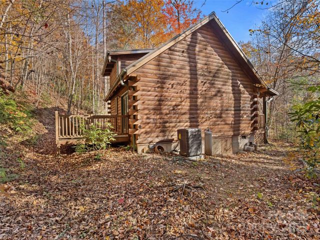 65 Charleston Harbor Drive, Saluda, NC 28773