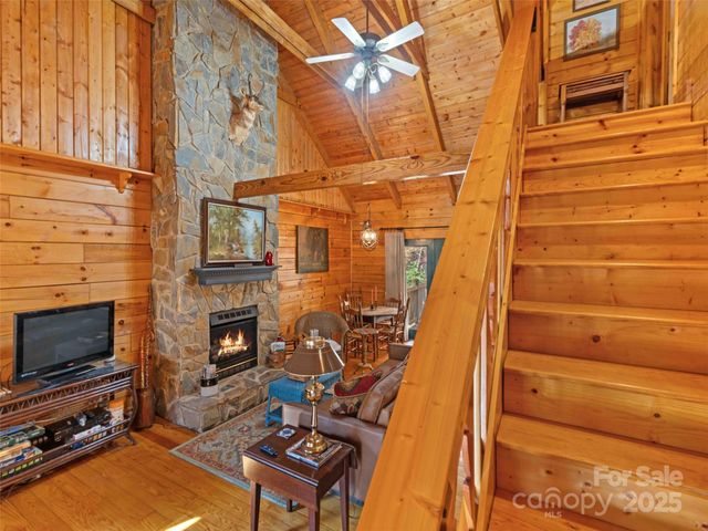 65 Charleston Harbor Drive, Saluda, NC 28773