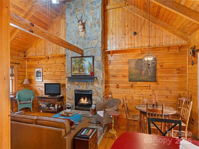 65 Charleston Harbor Drive, Saluda, NC 28773