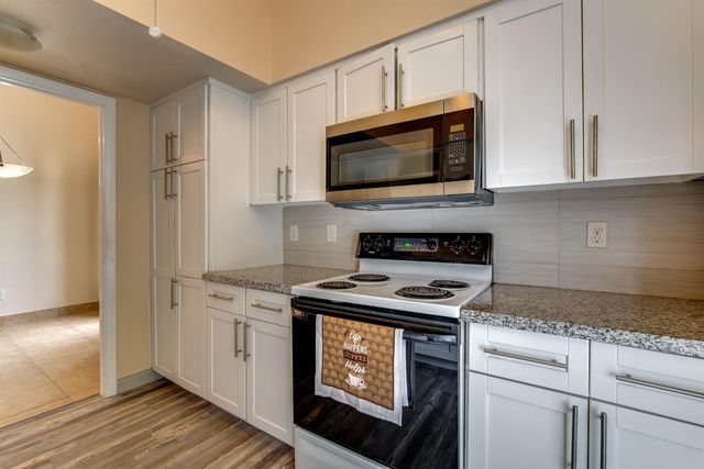 9809 Richmond Avenue H13, Houston, TX 77042