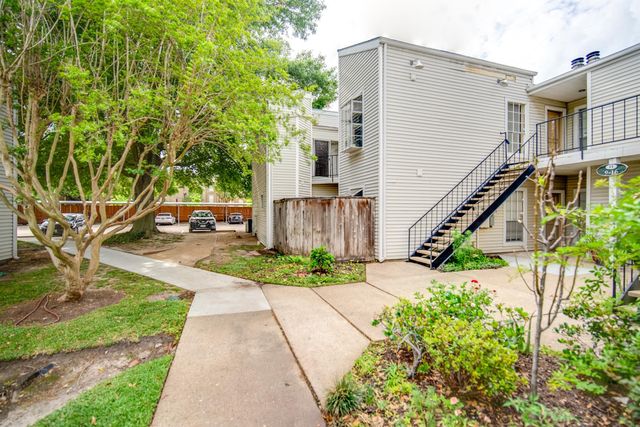 9809 Richmond Avenue H13, Houston, TX 77042
