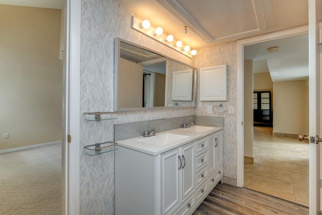 9809 Richmond Avenue H13, Houston, TX 77042