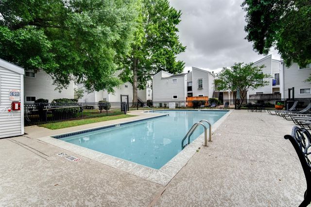 9809 Richmond Avenue H13, Houston, TX 77042