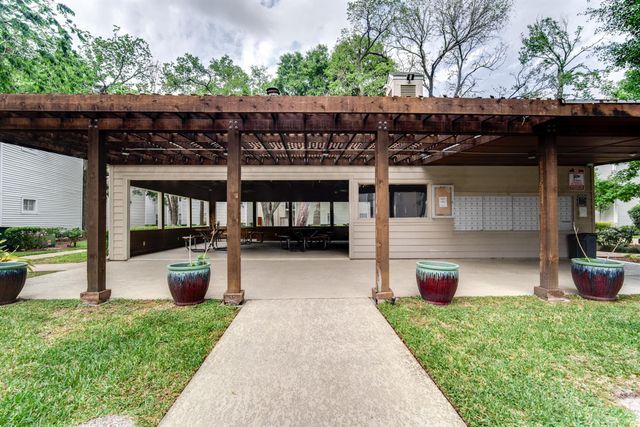 9809 Richmond Avenue H13, Houston, TX 77042