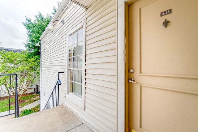 9809 Richmond Avenue H13, Houston, TX 77042