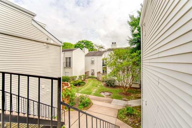 9809 Richmond Avenue H13, Houston, TX 77042