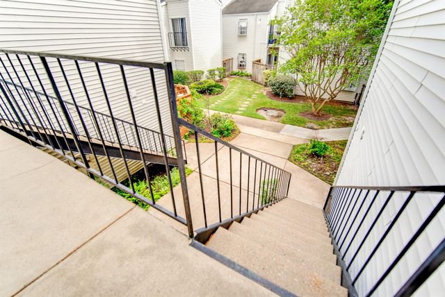 9809 Richmond Avenue H13, Houston, TX 77042