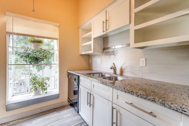 9809 Richmond Avenue H13, Houston, TX 77042