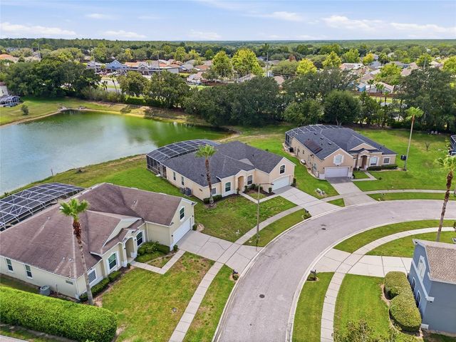 458 BLOOMINGDALE DRIVE, Davenport, FL 33837