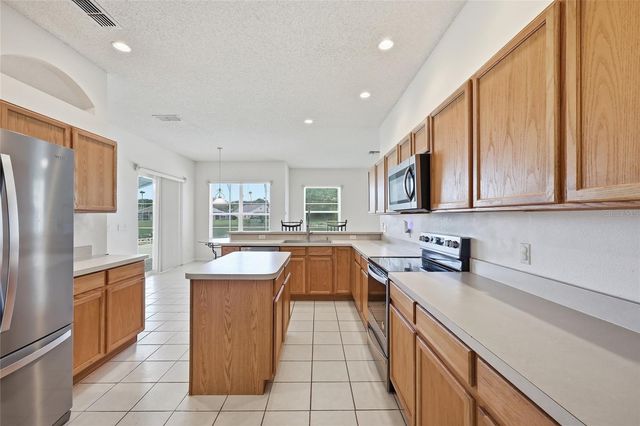458 BLOOMINGDALE DRIVE, Davenport, FL 33837