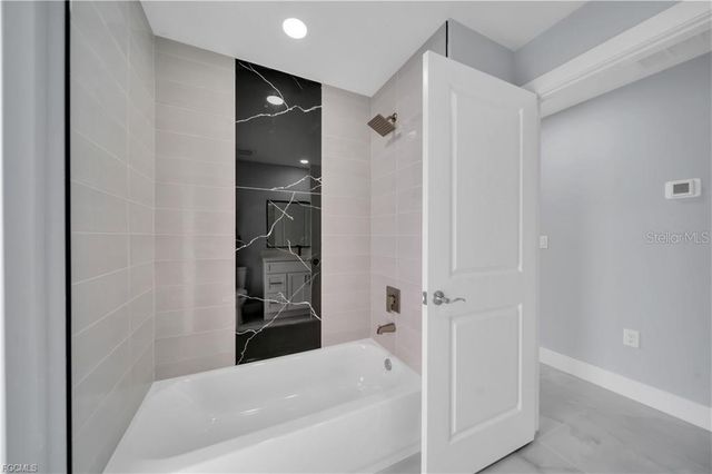 4028 26TH STREET SW, Lehigh Acres, FL 33976