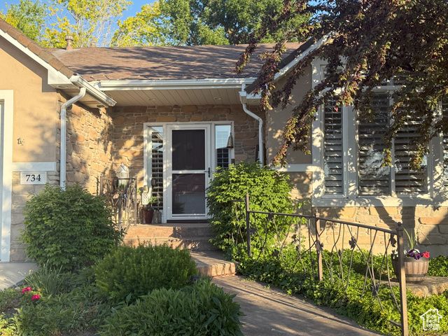 734 E BROOKSHIRE HOLLOW DR, Kaysville, UT 84037