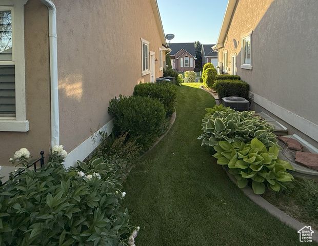 734 E BROOKSHIRE HOLLOW DR, Kaysville, UT 84037