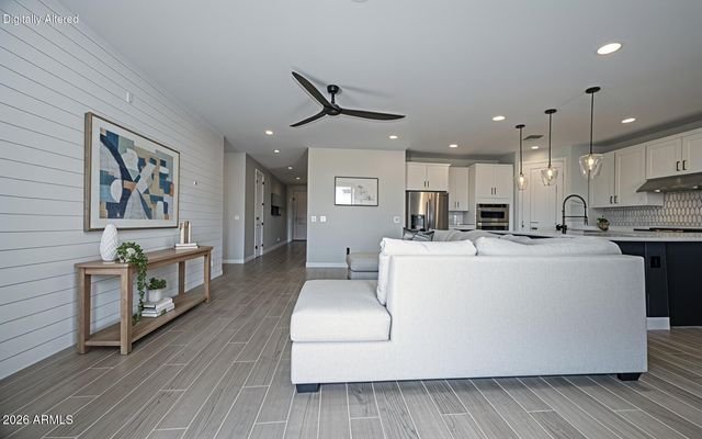26428 N THORNHILL Drive, Peoria, AZ 85383