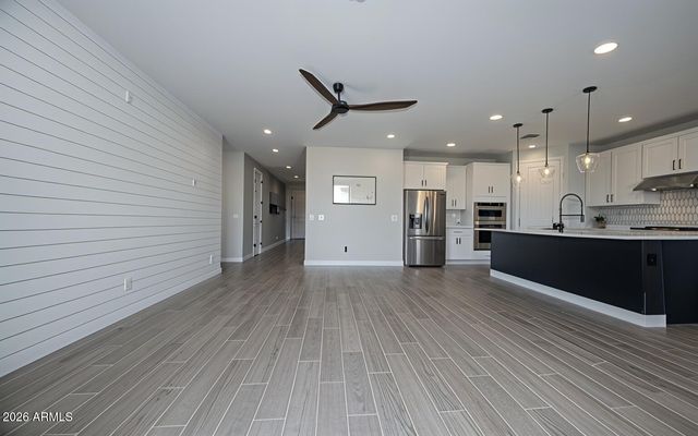 26428 N THORNHILL Drive, Peoria, AZ 85383