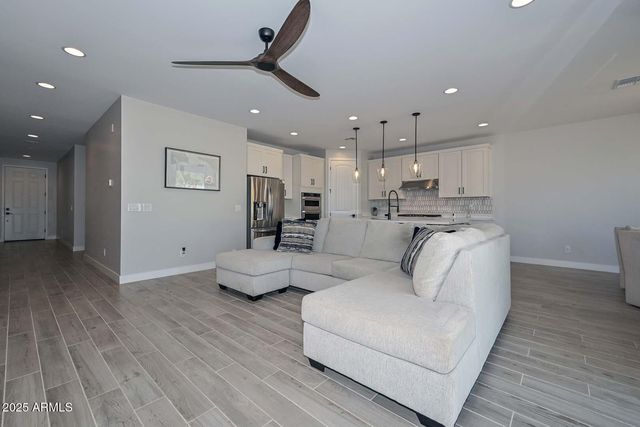 26428 N THORNHILL Drive, Peoria, AZ 85383