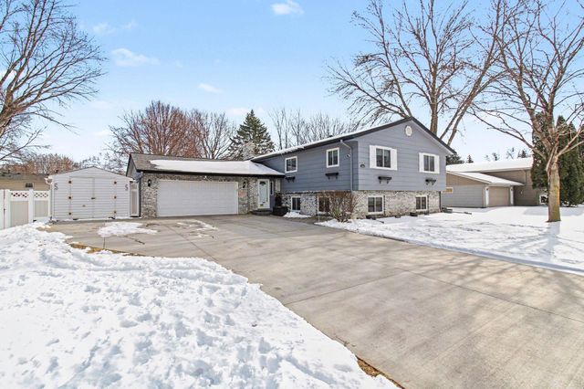 1195 Van Buren Street S, Shakopee, MN 55379