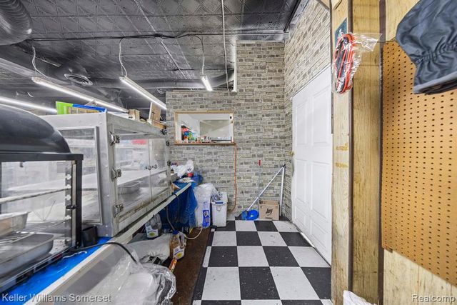 9606 Shoemaker Street, Detroit, MI 48213
