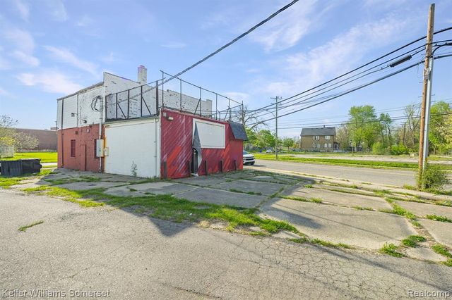 9606 Shoemaker Street, Detroit, MI 48213