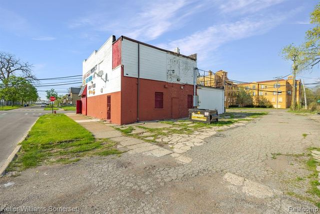 9606 Shoemaker Street, Detroit, MI 48213