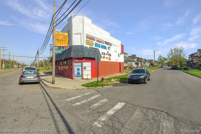 9606 Shoemaker Street, Detroit, MI 48213
