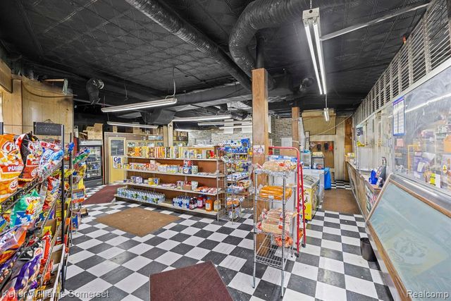 9606 Shoemaker Street, Detroit, MI 48213