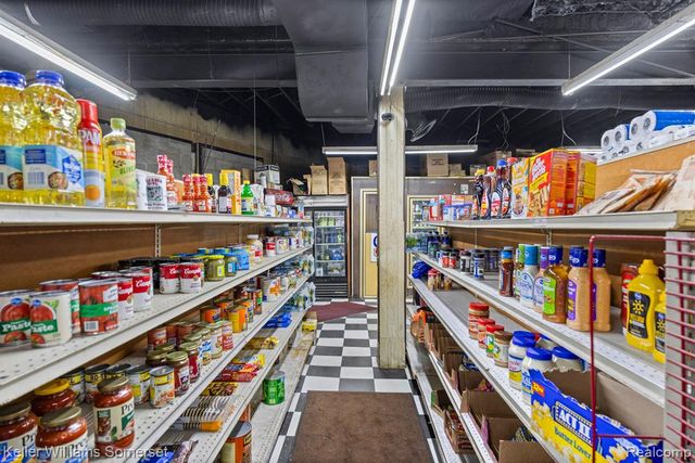 9606 Shoemaker Street, Detroit, MI 48213