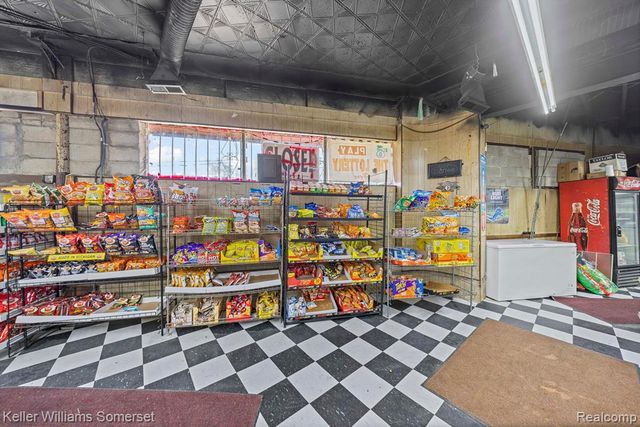 9606 Shoemaker Street, Detroit, MI 48213