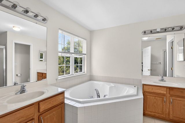 153 VALMORE CT, Pennington, NJ 08534